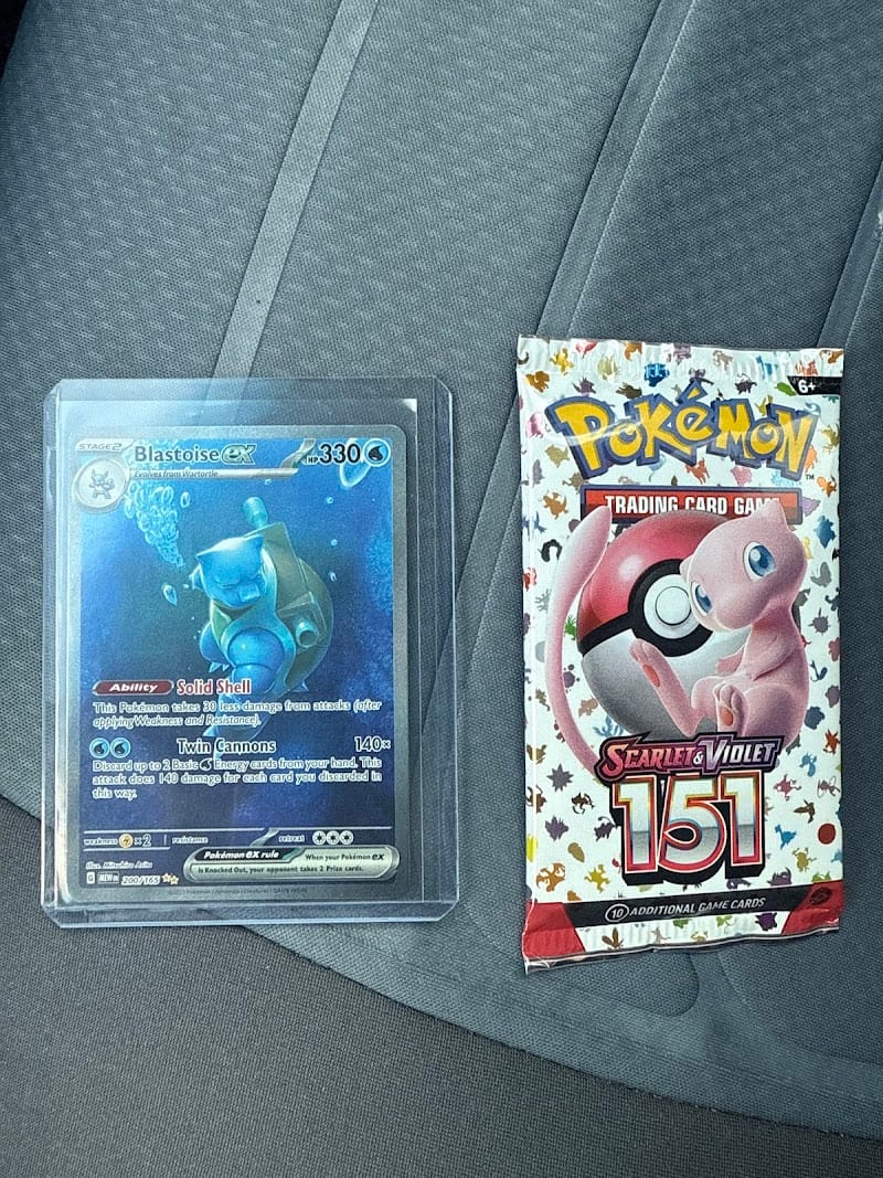 zapdos pokemon card 1st edition Pokemon Base Set Holo Rare Zapdos #16 [Damaged]